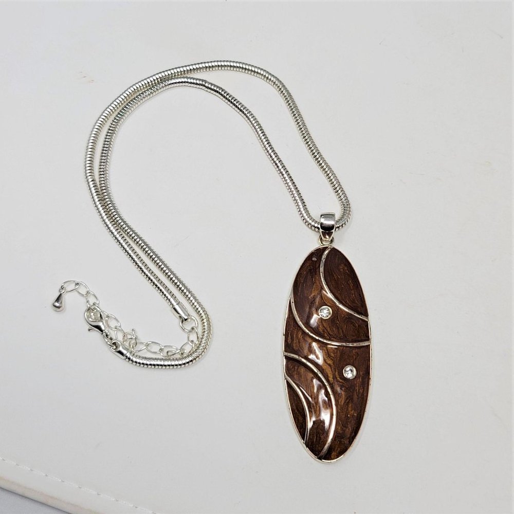Modern Enameled Pendant Necklace Snake Chain - Picture 4 of 8